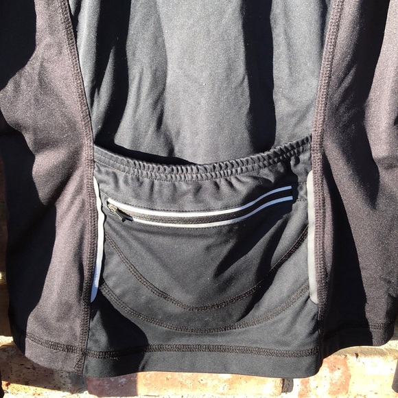 Athleta running jacket Back pouch,lots of pocket - Picture 5 of 8
